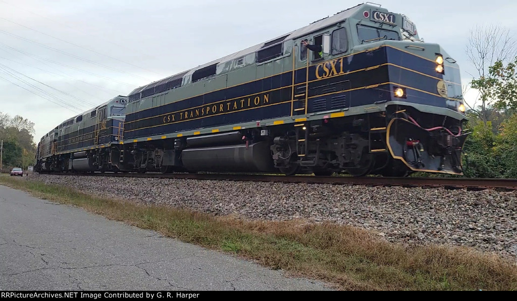 Video capture of CSX1 leading p001